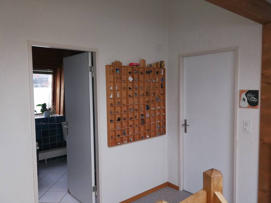 Zimmer mit Badezimmer