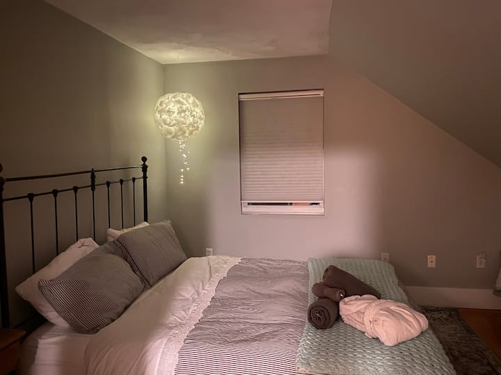 Mwanga wa usiku wa upepo wa mvua wa kijijini umeongezwa! Inapendeza sana kwa watoto na watu wazima!