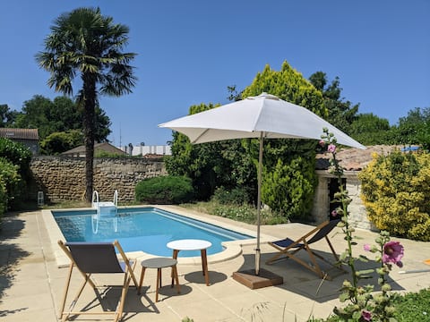 Charentais house with pool