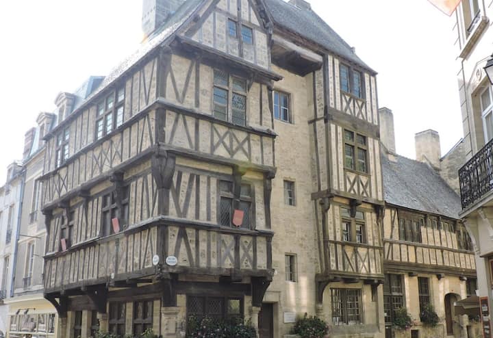 Bayeux: Apartment with a view/parking