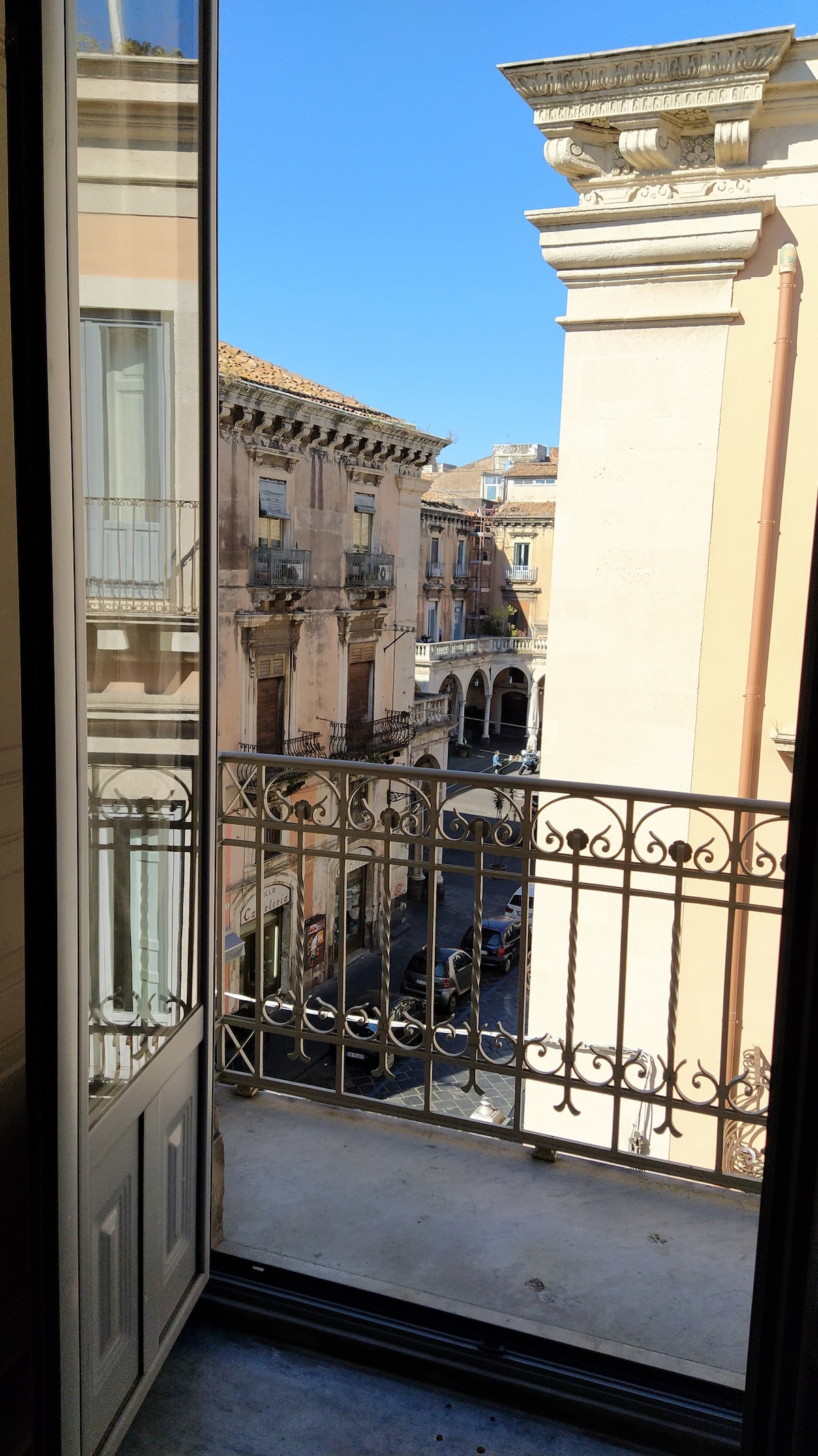 Palazzo Arcidiacono - 2nd floor luxury apartment - Condominiums for Rent in  Catania, Sicilia, Italy - Airbnb, image size:1200x2135