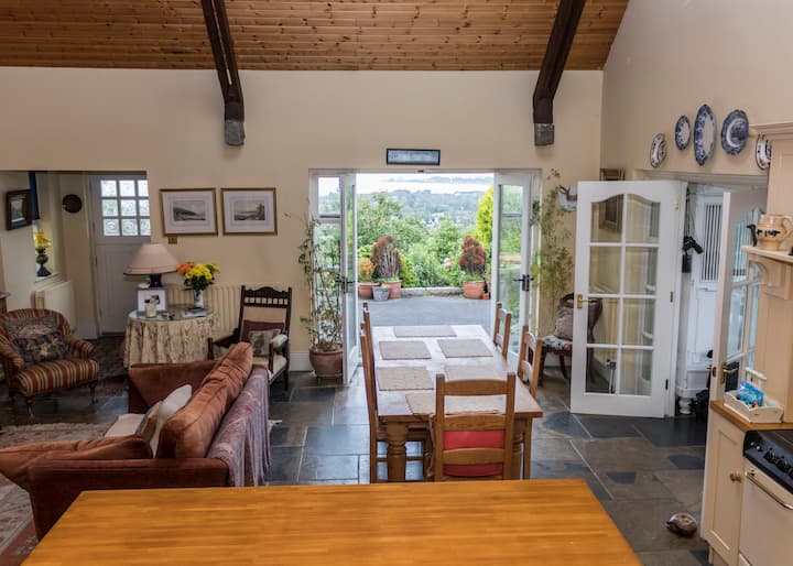 Ros Cottage, One Of The Most Unique Settings. - カーリングフォード