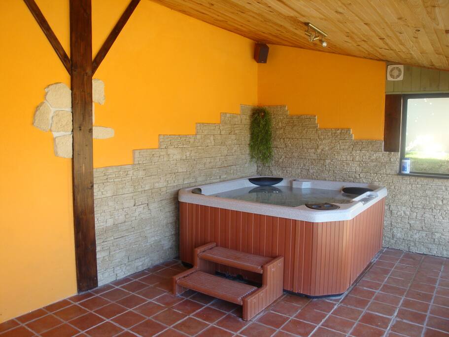 Jaccuzi pour la détente et remise en forme