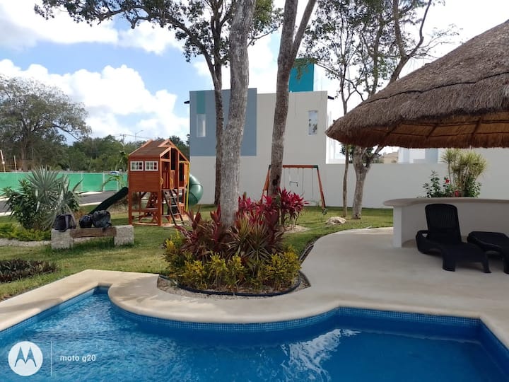 Hermosa Casa Con Alberca/juegos Infantiles - Cancún