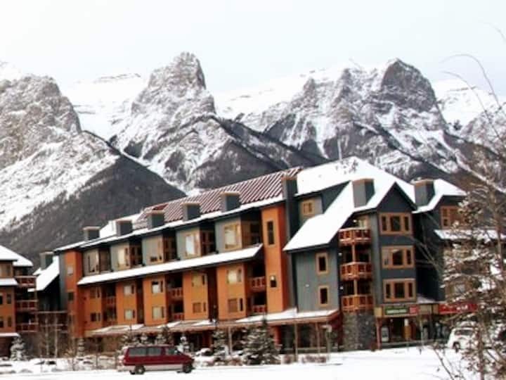 10 Best PetFriendly Airbnbs In Canmore, Canada Updated 2024 Trip101