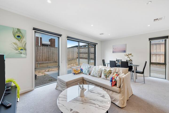 30%OFF3bedder2.5bathtownhousein Harcrest Community gallery image 3