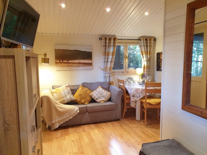 Chalet With Large Jacuzzi Relaxing Wicklow Retreat - Irland