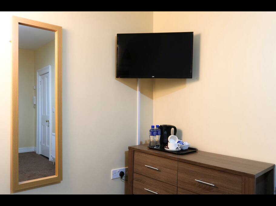 Flat screen TV, complimentary Tea & Coffee.