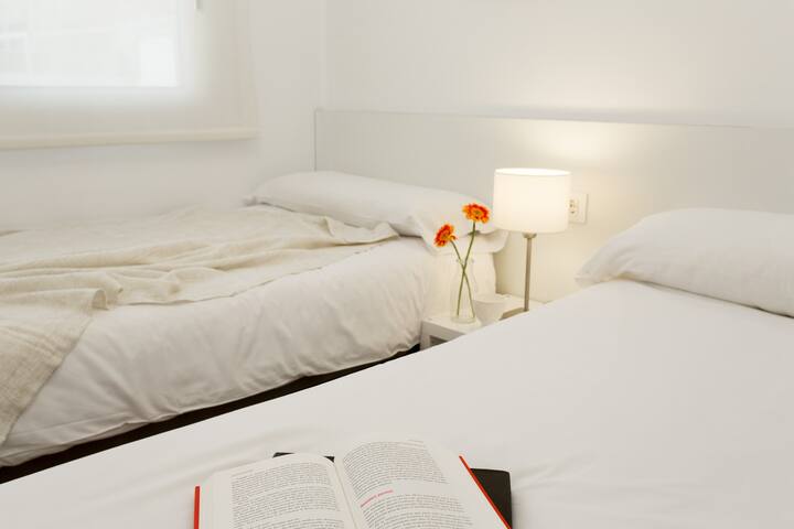 Three Bedroom Duplex Apartment From Steps Subway Station in BCN Center gallery image 3