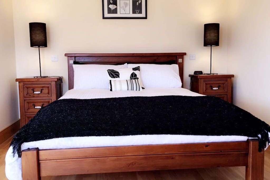 Guest bedroom