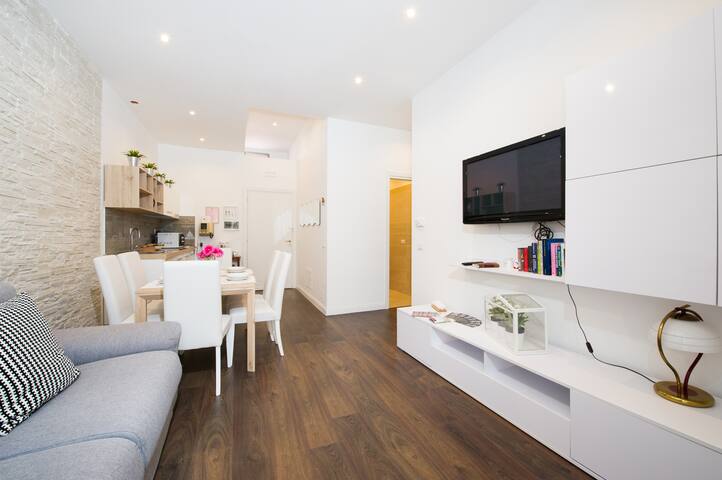 Elegante appartamento al Colosseo gallery image 4