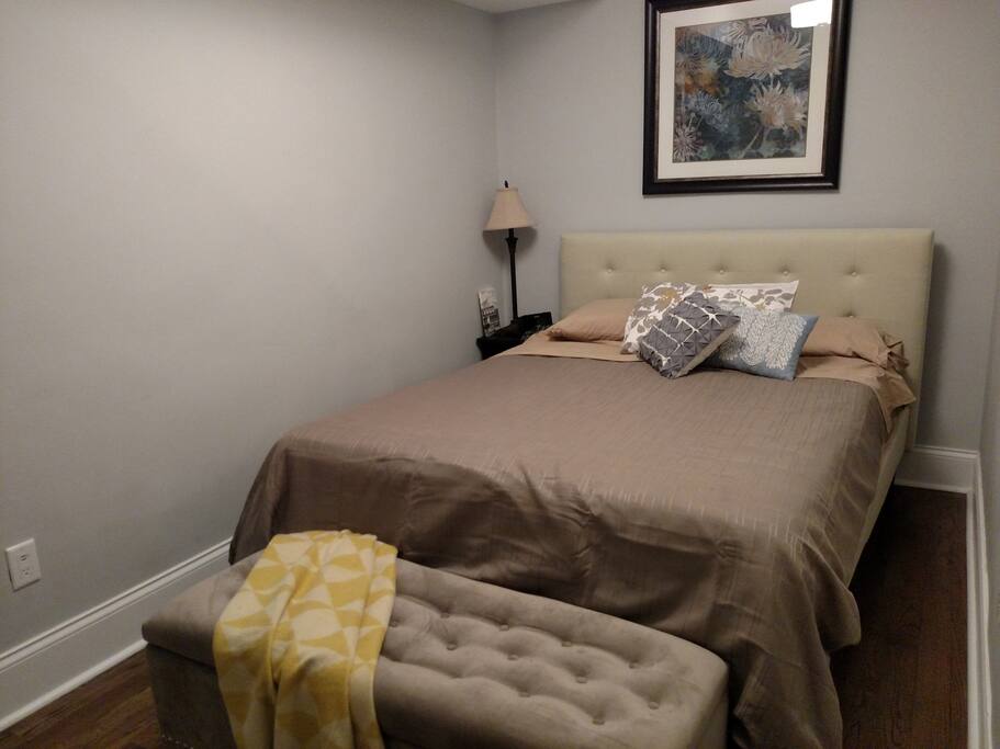Queen bed with deticated closet and shelving to unpack and feel at home