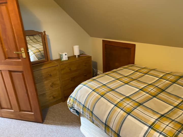 Twin bedroom