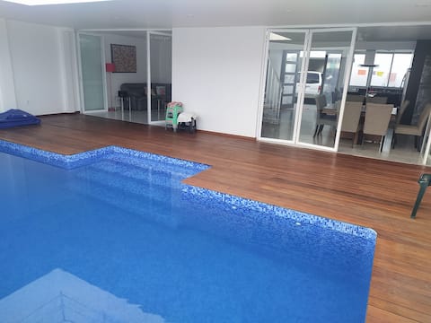 Pool house on the Garcia de León Boulevard