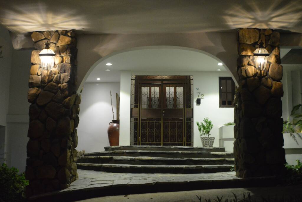 Fachada/Portacochera