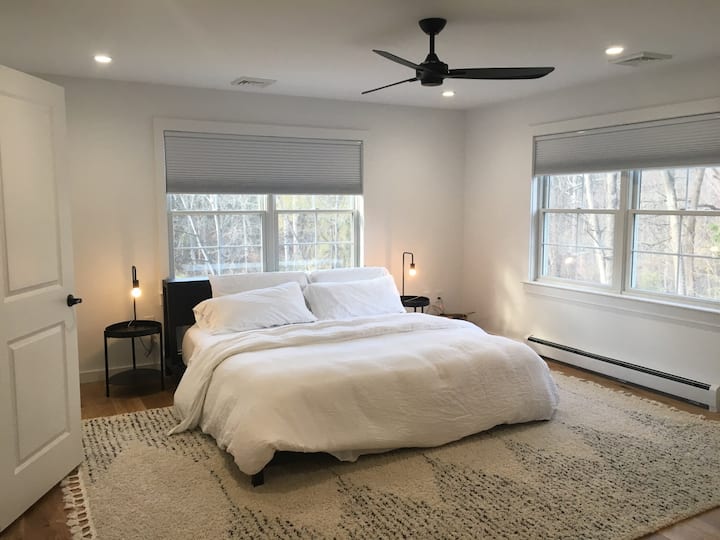 Chambre principale au 2e étage.