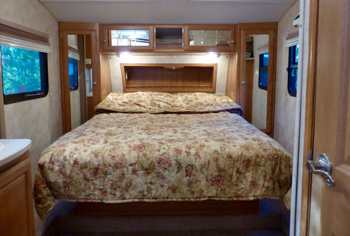 Godoro la ukubwa kamili wa malkia (sio godoro la rv)