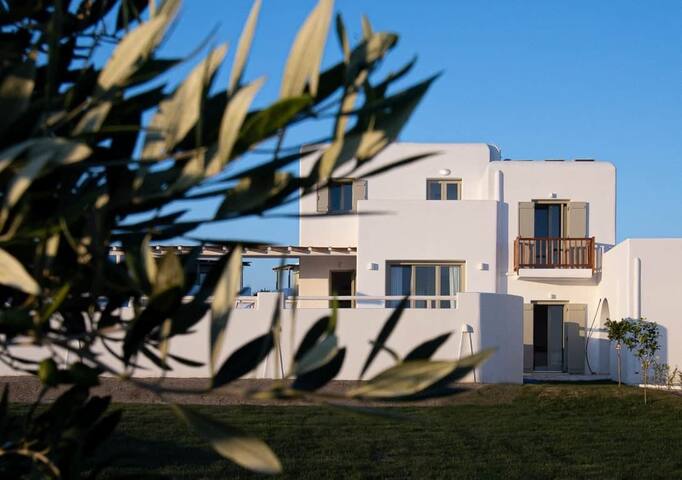 ILI ~ Villa ~ 3 Bedroom ~ Pool ~ Plaka Beach gallery image 5