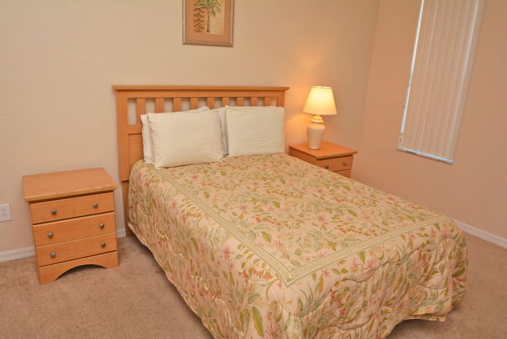 Lamp,Bedroom,Indoors,Room,Bed