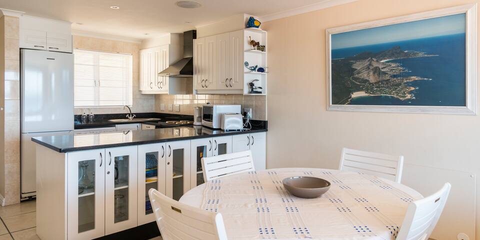 Great sea views at St James Terrace, Kalk Bay gallery image 3