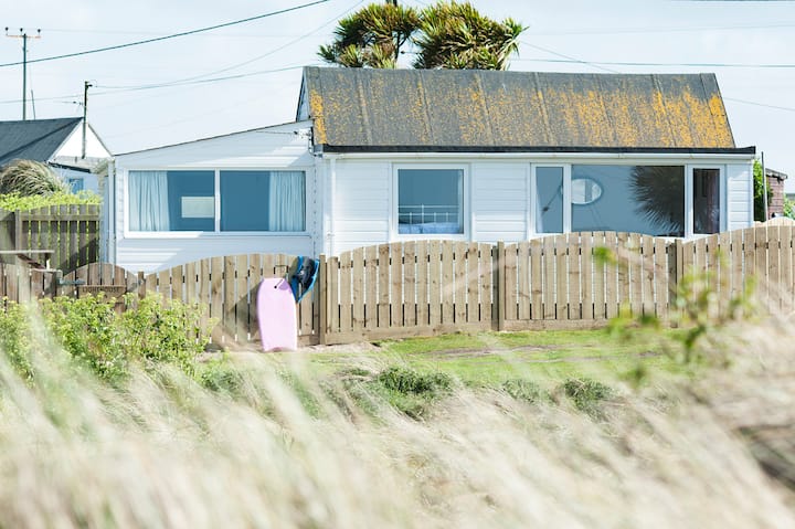 Dog Friendly Beach Chalet With Sea Views - Gwithian