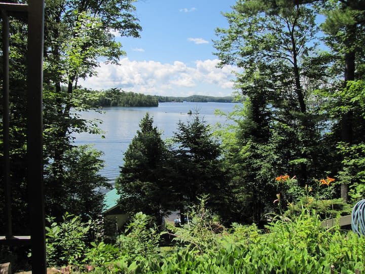 4 bdrms Lake front with Spendid View of Lac Louisa Cottages for Rent