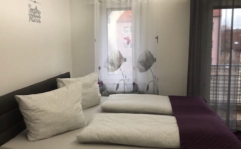 Schönes Apartment mit Balkon U-Bahn- 1min