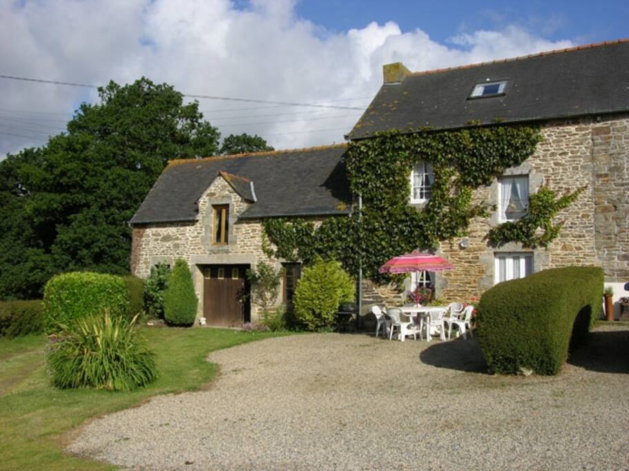 Games Barn/Snooker Room and Laurel Cottage Sleeps 6