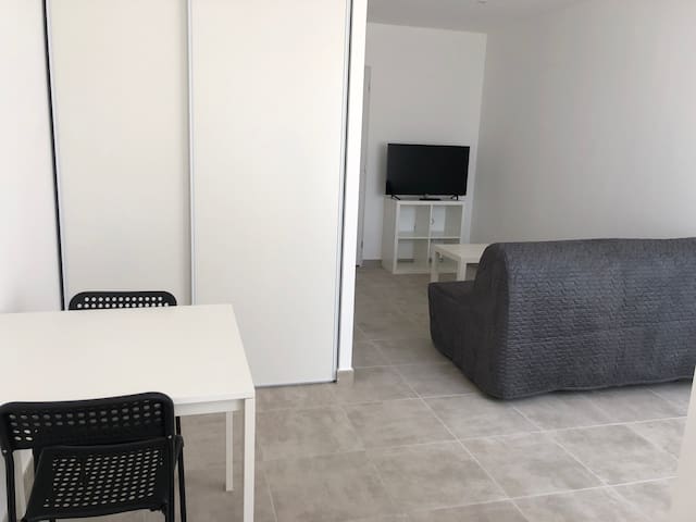 Studio climatisé2, centre ville Perpignan, parking