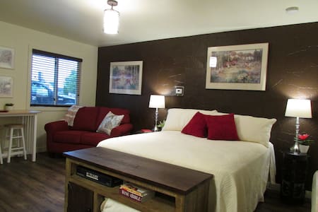 Superior Bay Boutique Motel Unit #8