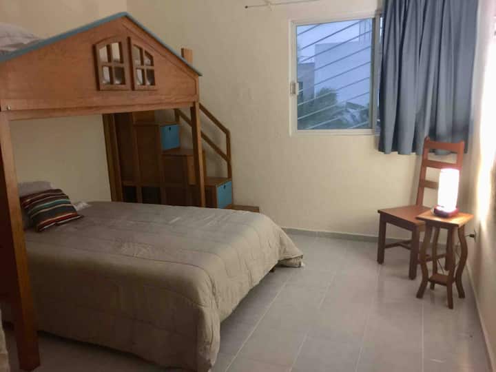 Krevat dopio dhe një krevat marinari