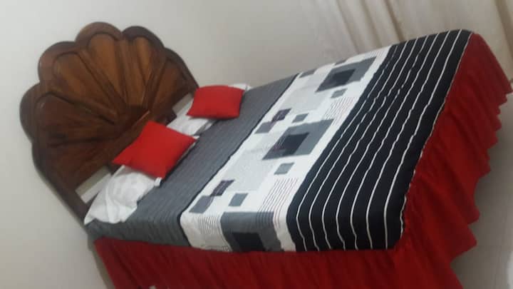 חדר שינה 2: מיטה זוגית