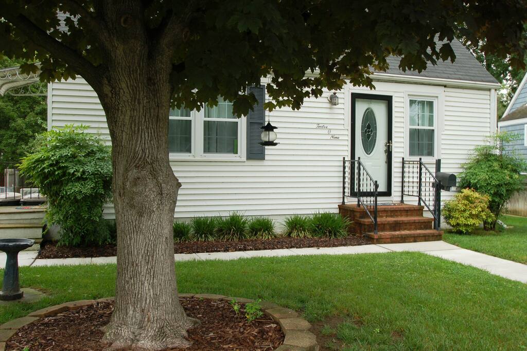 Well kept yard