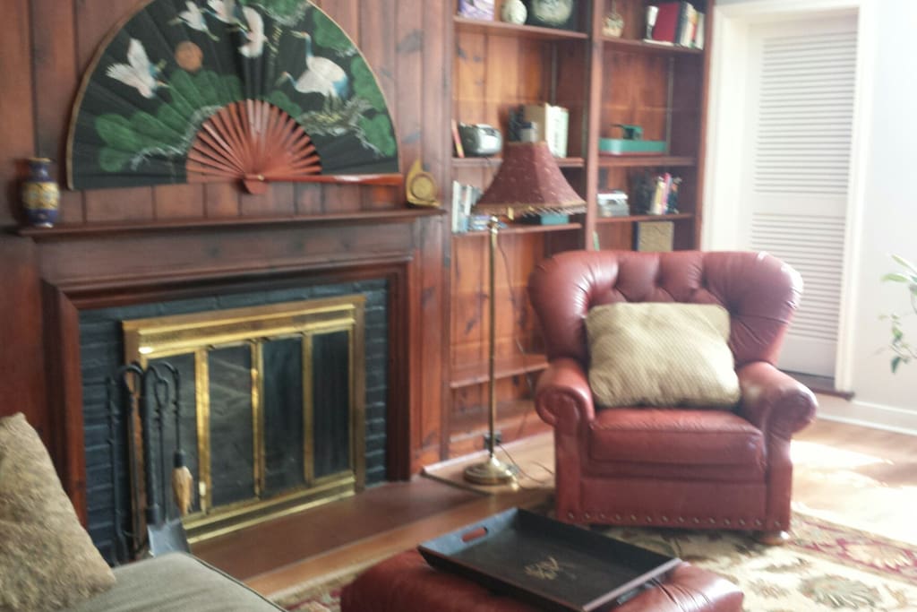 Cozy living room with fireplace.