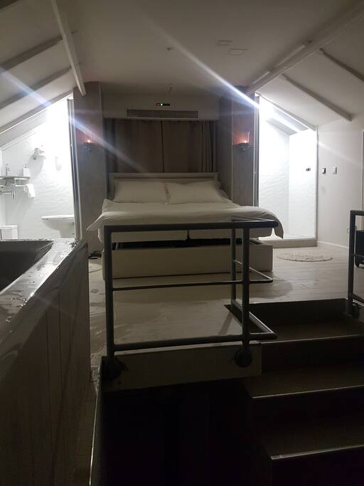 Suite Room - Adjustable Bed