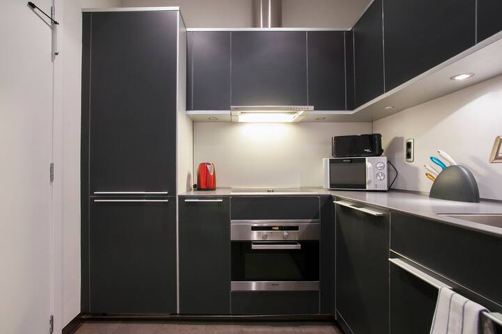 Luxurious, bright, spacious Plaza Catalunya gallery image 2