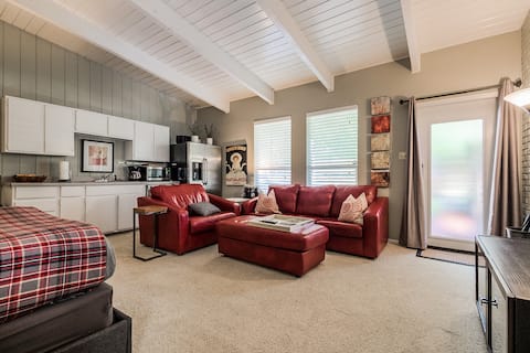 Top performing Airbnb: Cozy Guest Home/UTSW/Market Center/Uptown in Elm Thicket