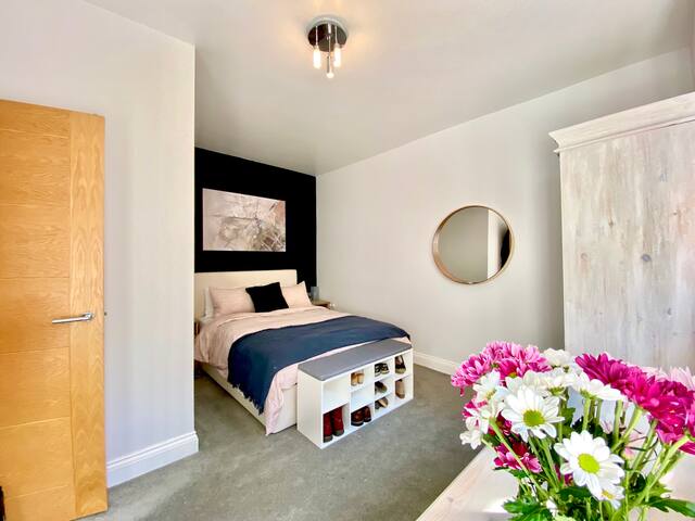 Elevator, AC, 2 Bedroom, Covent Gdn & British Msm gallery image 3