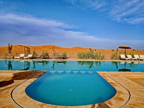 KASBAH DU BERGER, Sahara Castel: big Swimmin Pool.