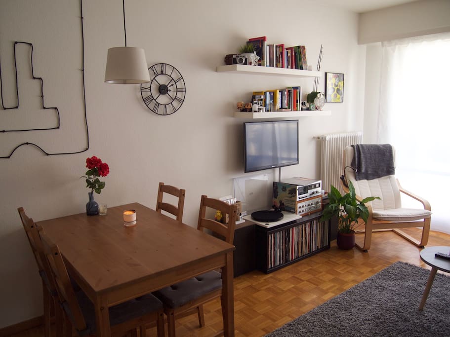 The main room with the dining table, the TV, the Hi-Fi rack.