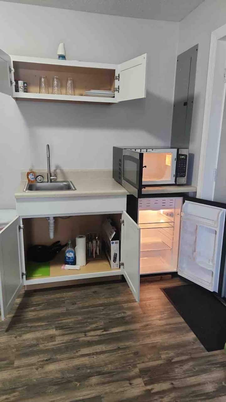 Comfy Private Studio /Ft Stewart With Washer/dryer - Hinesville, GA