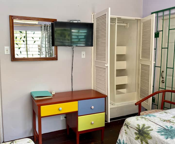 พื้นที่ตู้เสื้อผ้าขนาดใหญ่