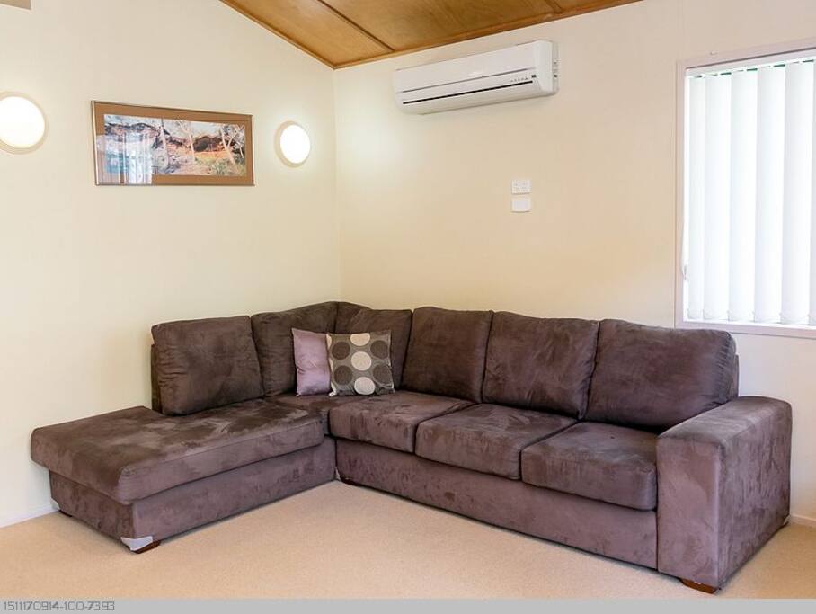 lounge room villa 5
