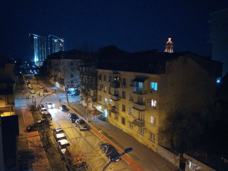 Вид с балкона в сторону моря