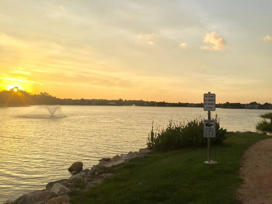 Walk around the lake enjoy sunset!