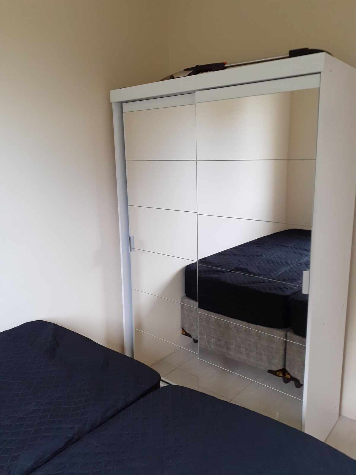 חדר שינה 1...2 מיטות יחיד