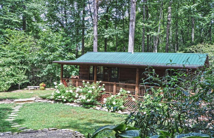 Fox Den & Fawn Hideaway - your mountain escape