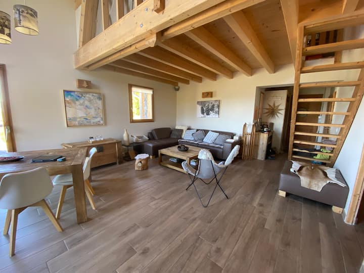 Chalet, Vue Panoramique Lac Et Montagnes - Le Sauze-du-Lac