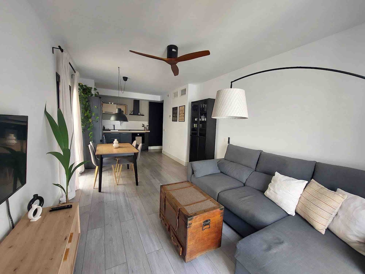 Popular Airbnb listing: Cozy Apartment in Perchel Sur