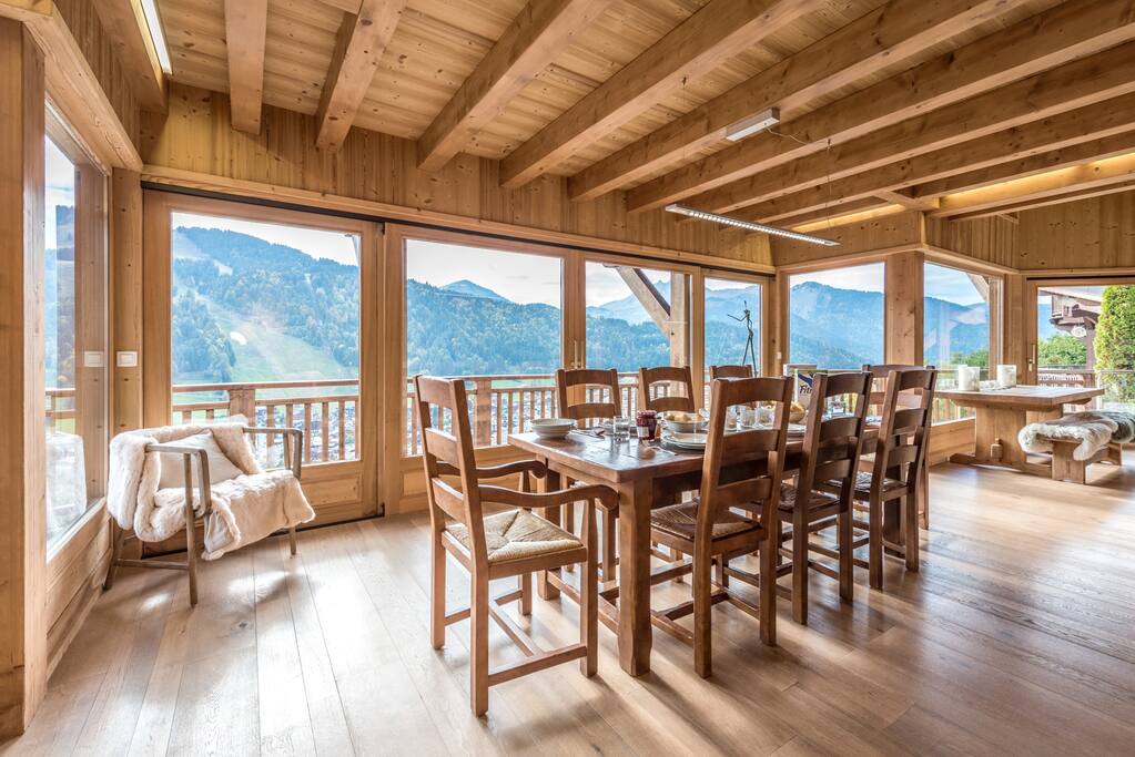 Salle à manger / Dining area